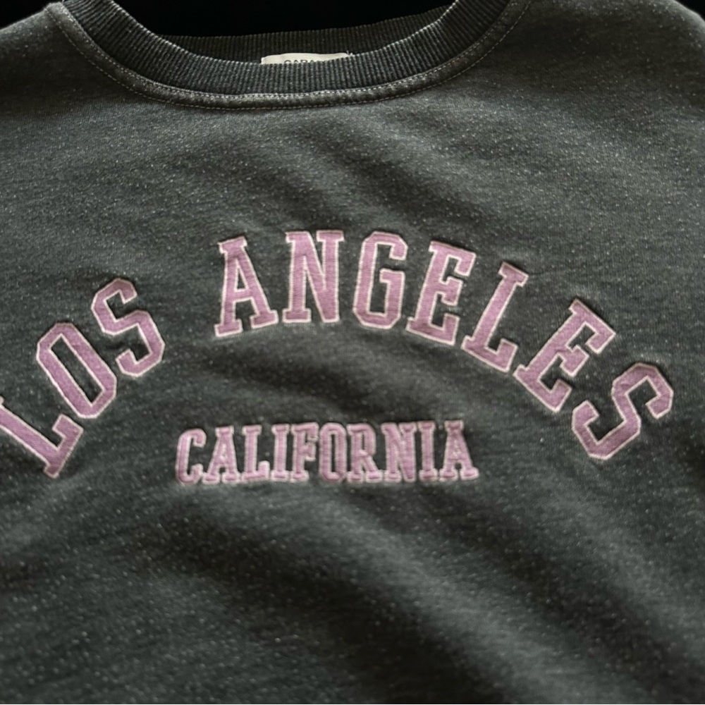 Women’s Garage cropped gray cropped sweatshirt w purple lettering sz medium - Picture 7 of 9